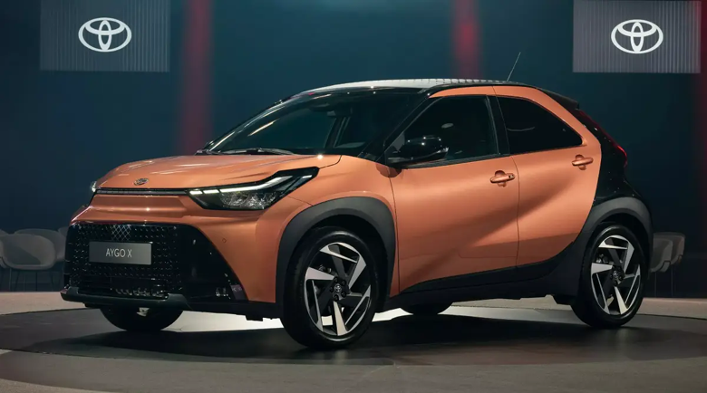 Най-малката Toyota получи свежа визия и по-голям двигател
