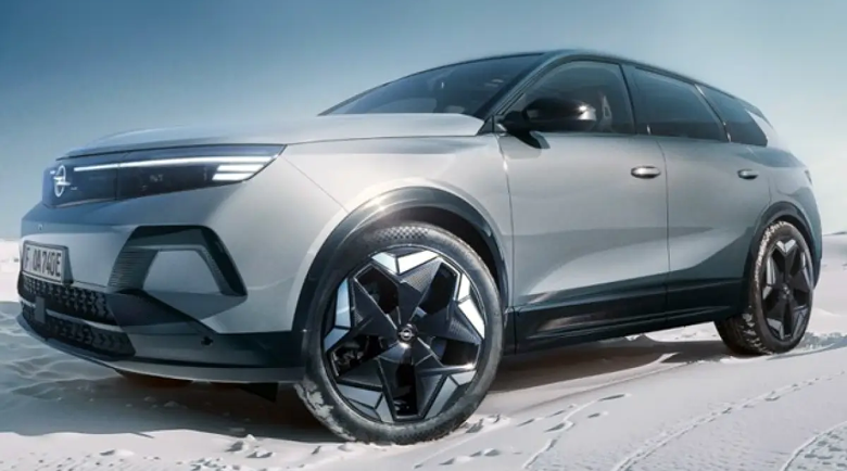 Отново има Opel 4×4, само че електрически