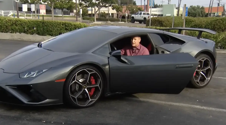 Баровец използва ChatGPT, за да открие откраднатото си Lamborghini
